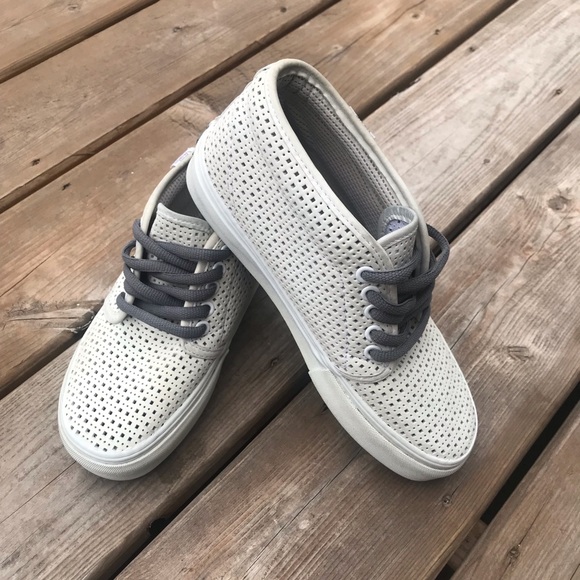 RARE VAULT Vans Perforated Leather Chukka Boot - Picture 1 of 6